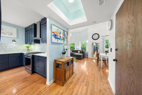 4615 North Beacon Street Chicago IL 60640