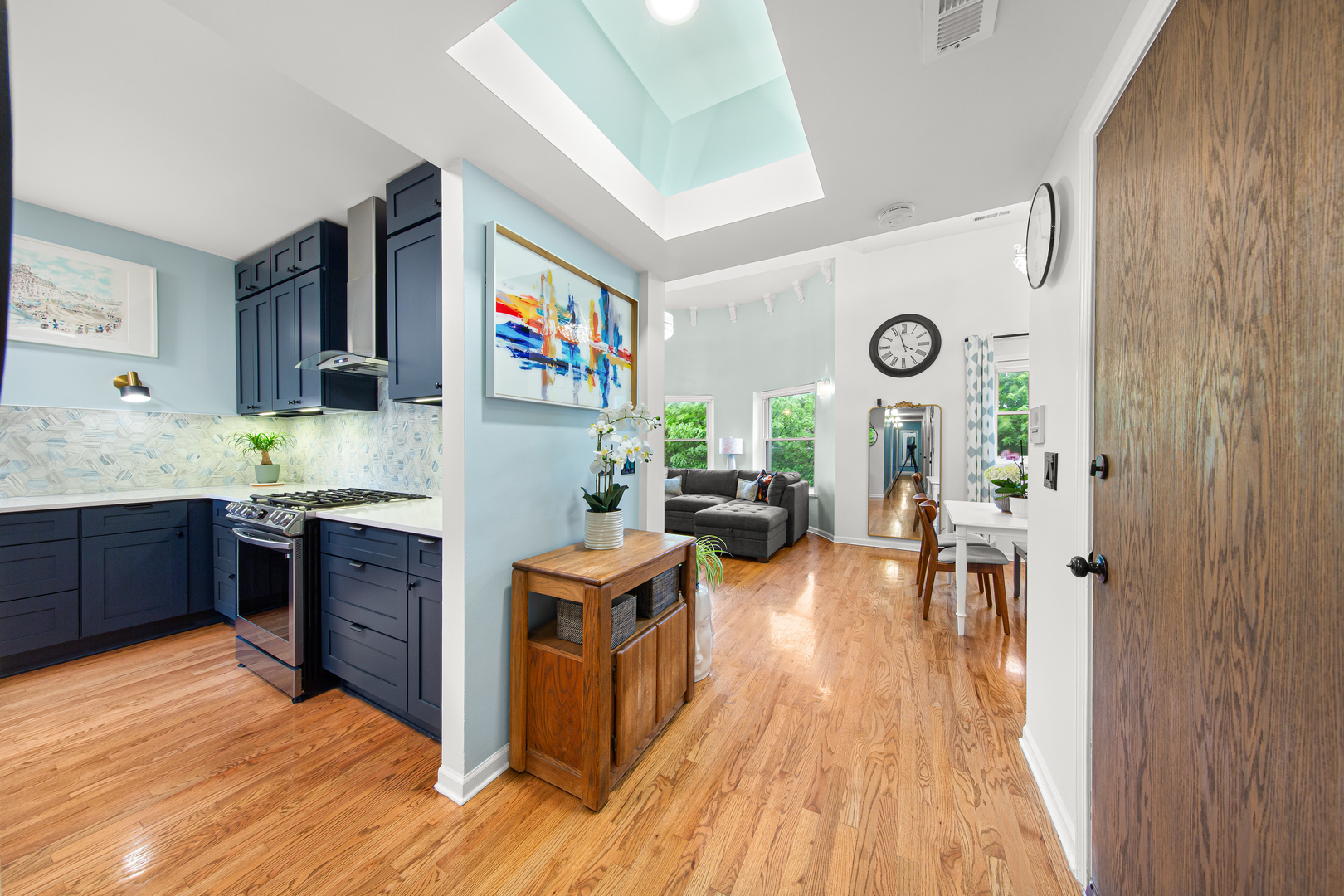 4615 North Beacon Street Chicago IL 60640