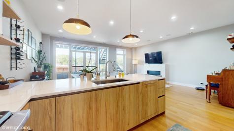 3056 North Lincoln Avenue Chicago IL 60657