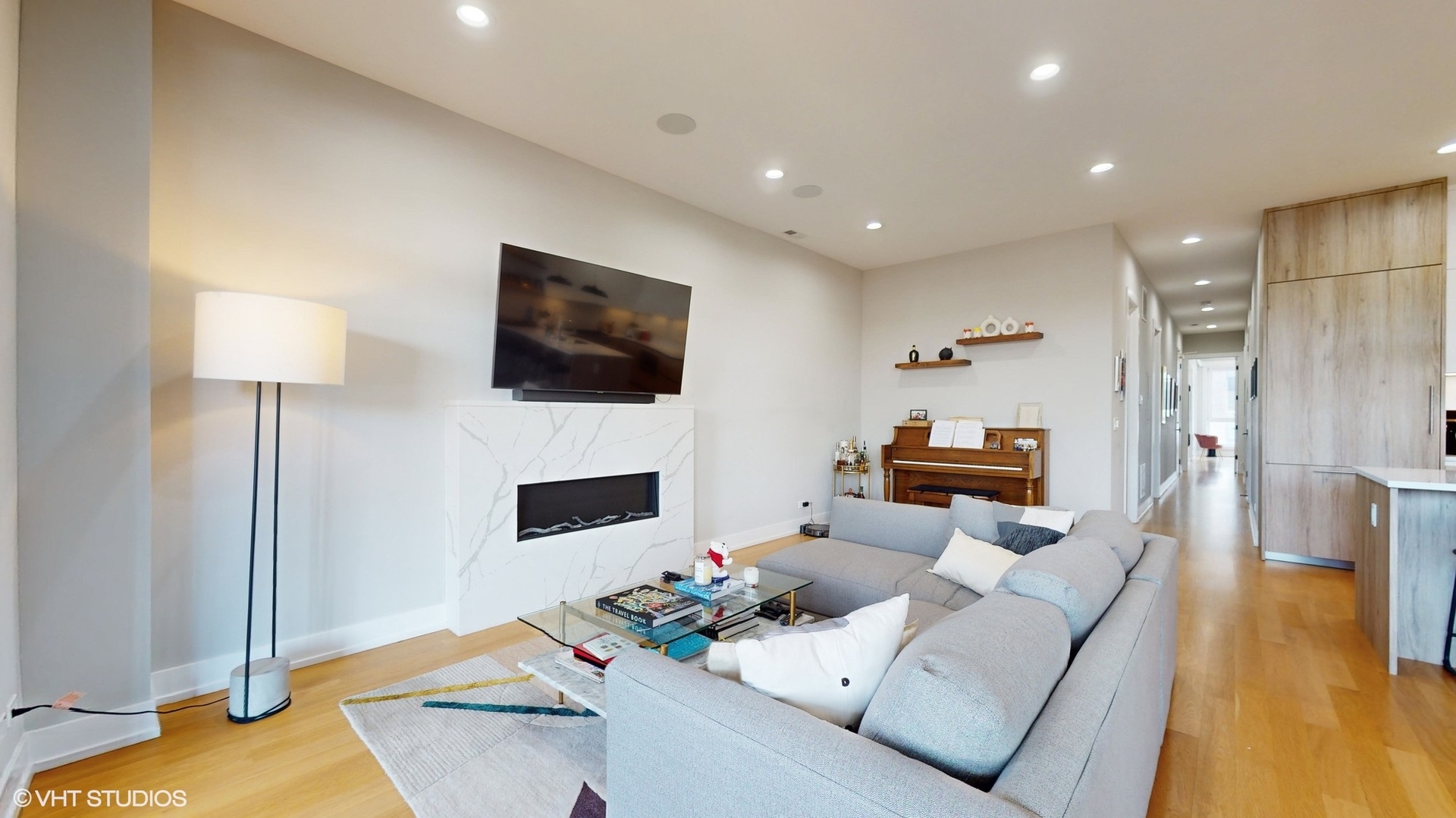 3056 North Lincoln Avenue Chicago IL 60657