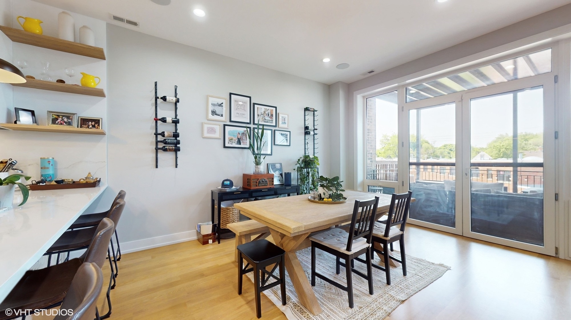 3056 North Lincoln Avenue Chicago IL 60657