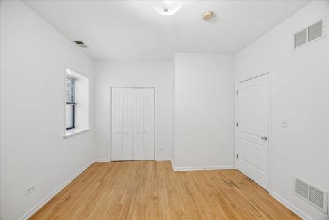 2363 East 70th Street Chicago IL 60649
