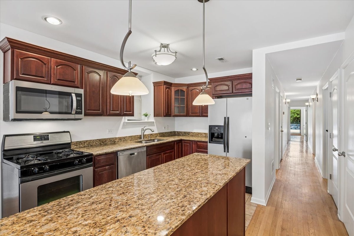 2363 East 70th Place Chicago IL 60649