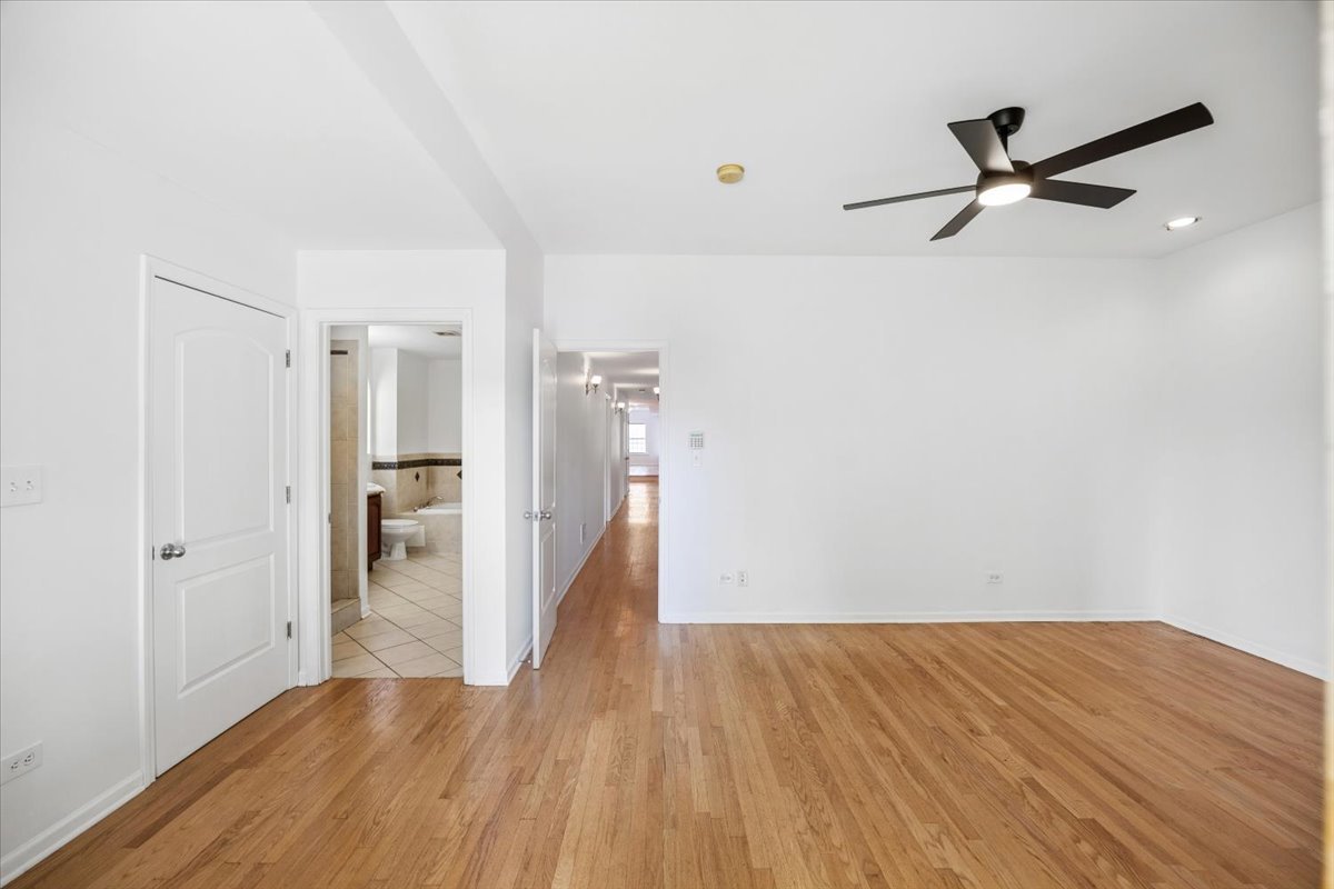 2363 East 70th Place Chicago IL 60649