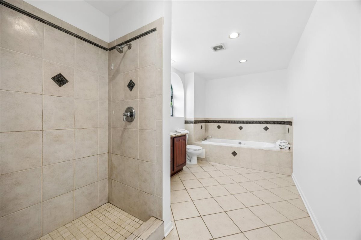 2363 East 70th Place Chicago IL 60649
