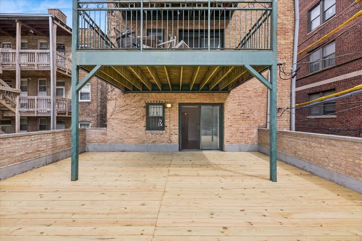 2363 East 70th Place Chicago IL 60649