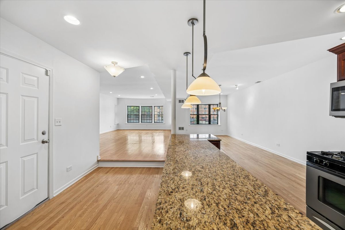 2363 East 70th Place Chicago IL 60649