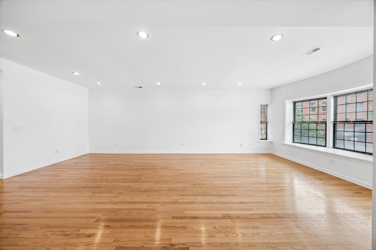 2363 East 70th Place Chicago IL 60649