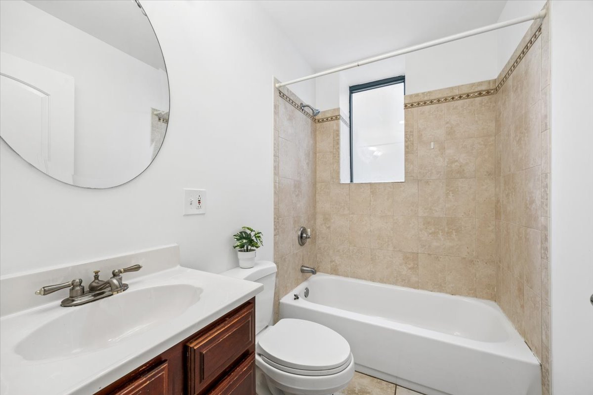 2363 East 70th Place Chicago IL 60649