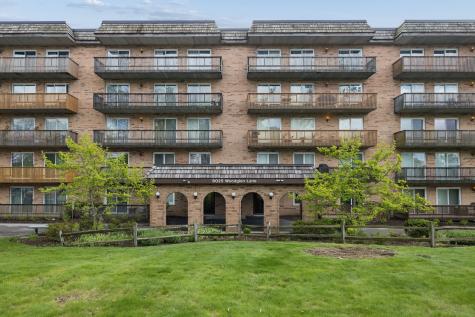 8025 Woodglen Lane Downers Grove IL 60516