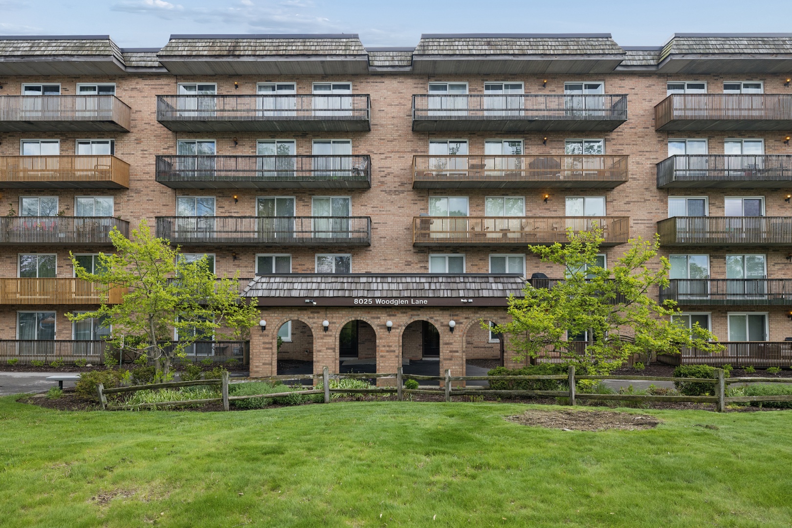 8025 Woodglen Lane Downers Grove IL 60516