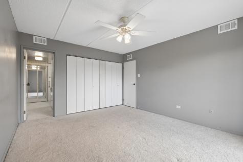 8025 Woodglen Lane Downers Grove IL 60516