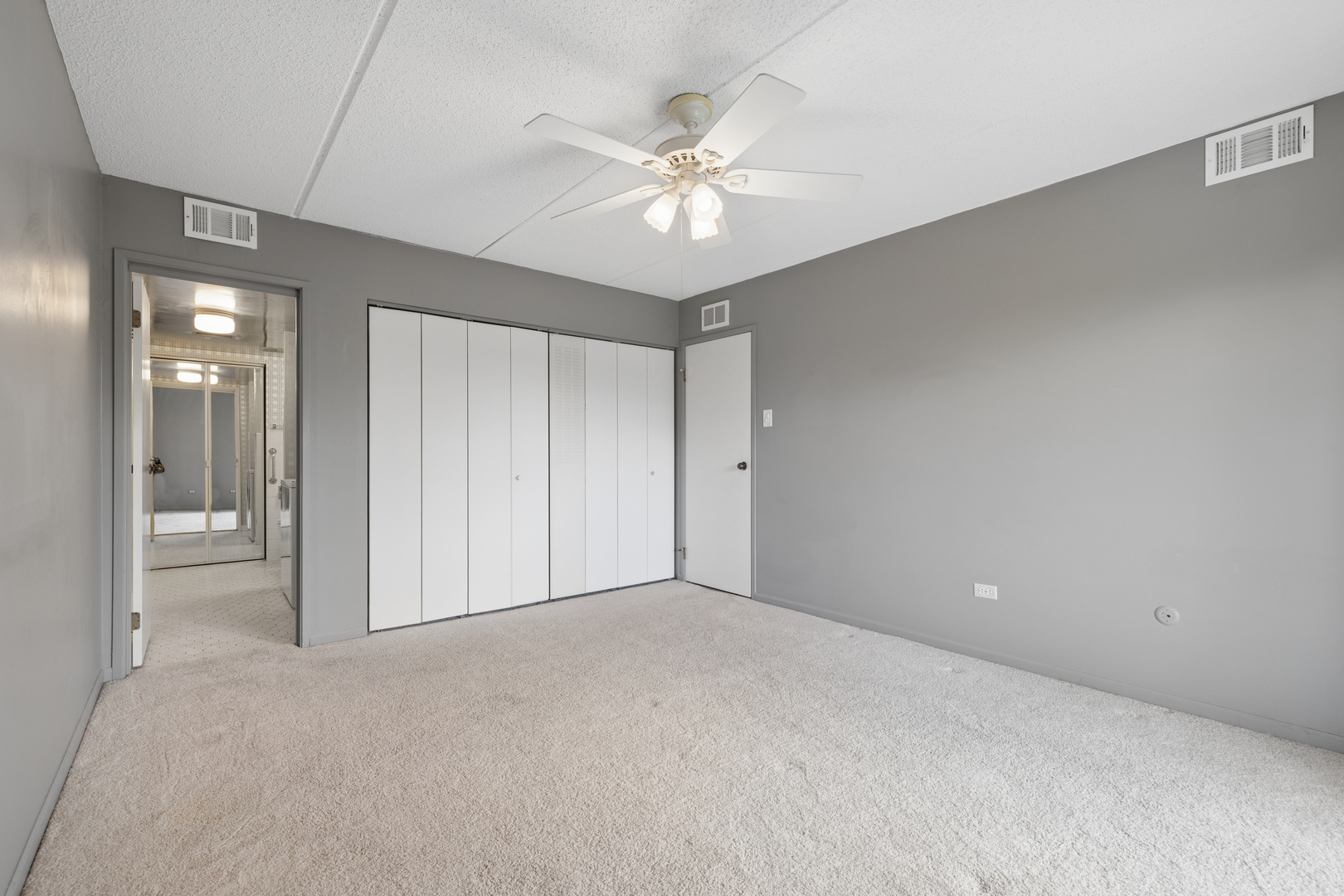 8025 Woodglen Lane Downers Grove IL 60516