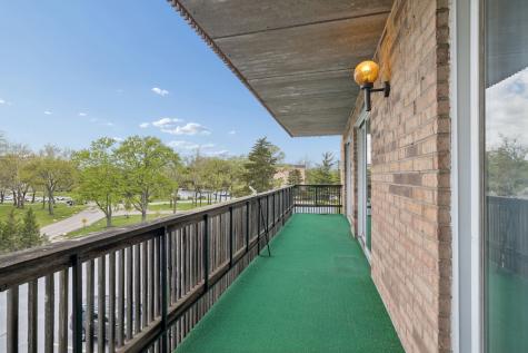8025 Woodglen Lane Downers Grove IL 60516
