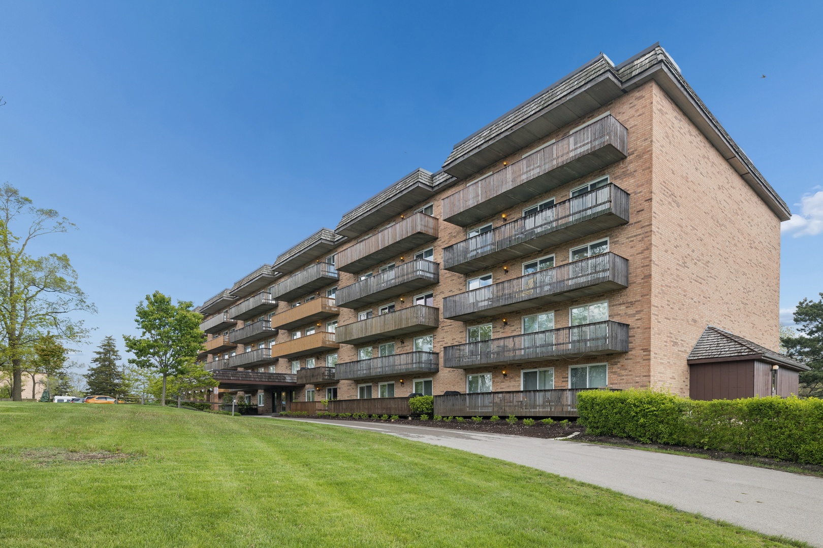 8025 Woodglen Lane Downers Grove IL 60516