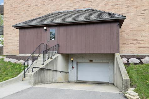 8025 Woodglen Lane Downers Grove IL 60516
