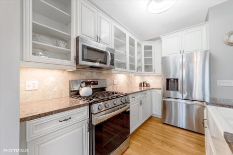 365 Lake Avenue Wauconda IL 60084