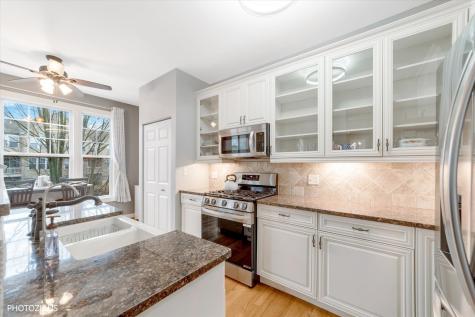 365 Lake Avenue Wauconda IL 60084