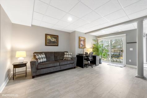 365 Lake Avenue Wauconda IL 60084
