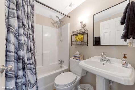 365 Lake Avenue Wauconda IL 60084