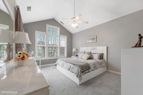365 Lake Avenue Wauconda IL 60084