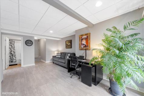 365 Lake Avenue Wauconda IL 60084