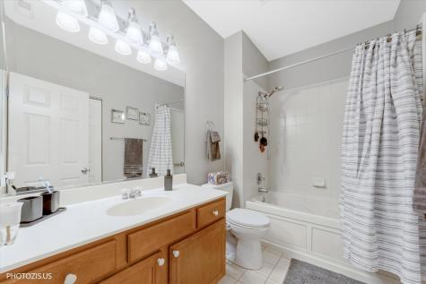 365 Lake Avenue Wauconda IL 60084