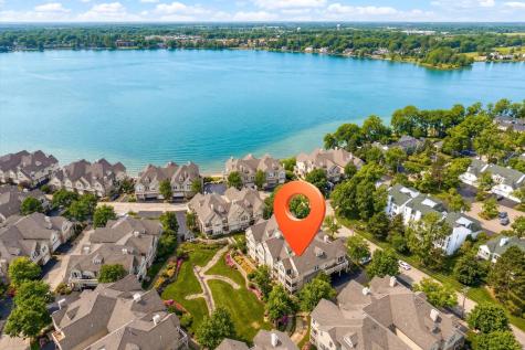 365 Lake Avenue Wauconda IL 60084
