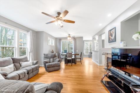 365 Lake Avenue Wauconda IL 60084
