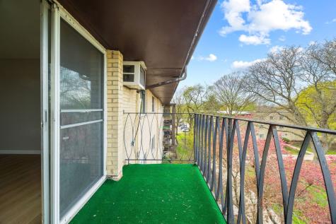 535 South Cleveland Avenue Arlington Heights IL 60005
