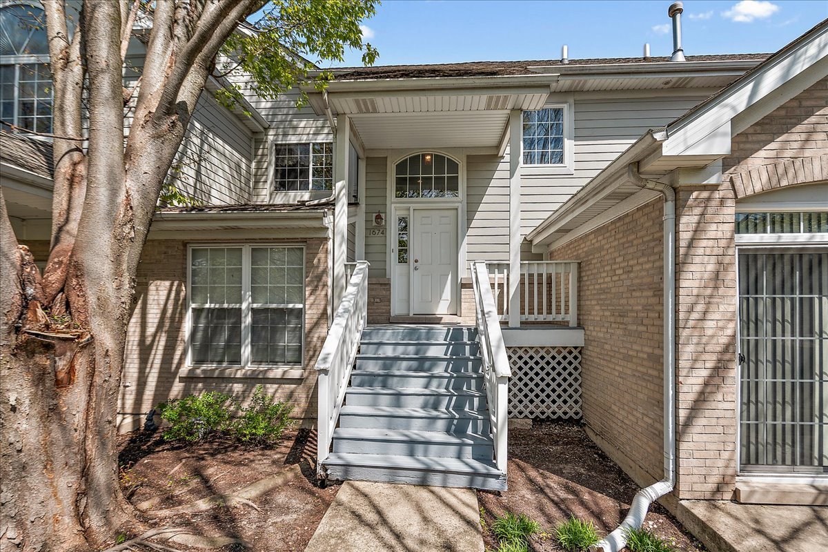 1674 Brightwood Place Aurora IL 60506