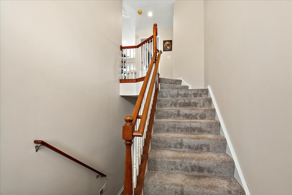 1674 Brightwood Place Aurora IL 60506