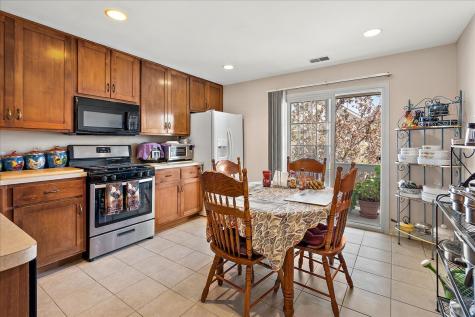 1674 Brightwood Place Aurora IL 60506