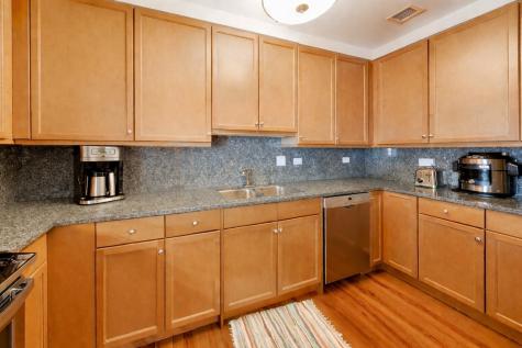 130 North Garland Court Chicago IL 60602