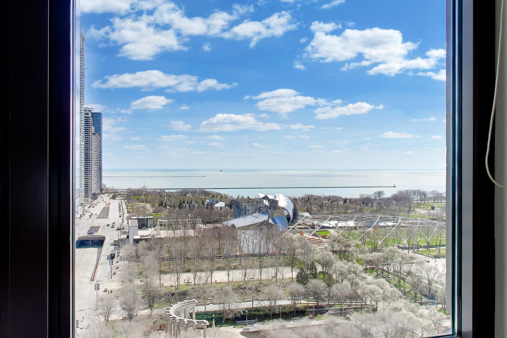 130 North Garland Court Chicago IL 60602