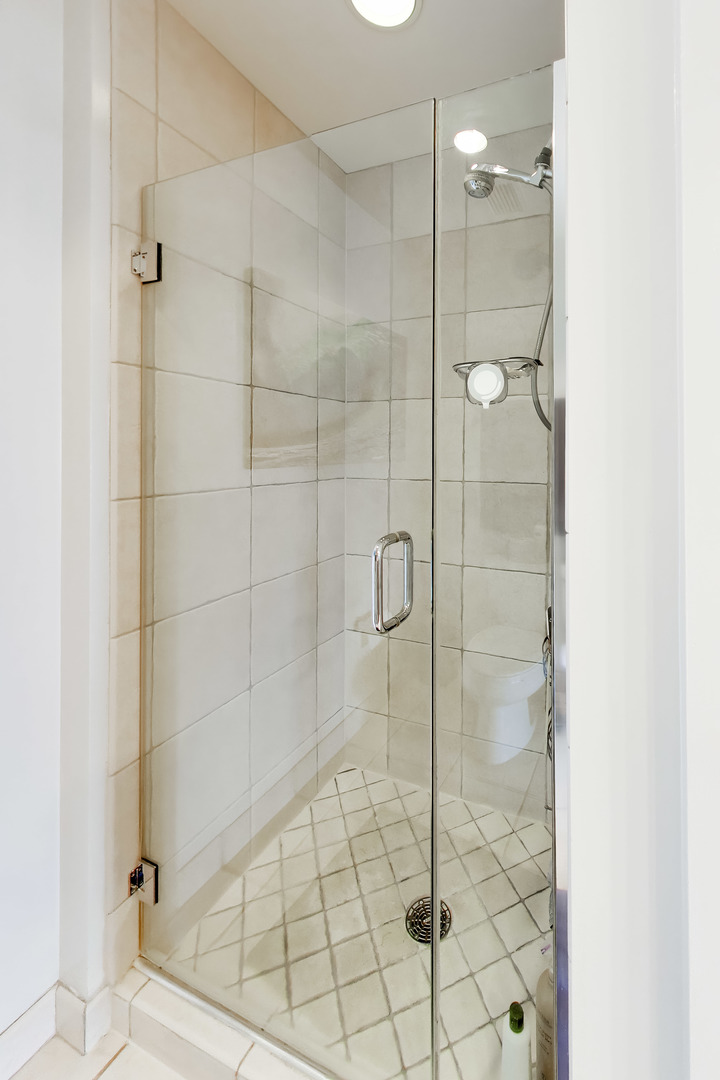 130 North Garland Court Chicago IL 60602