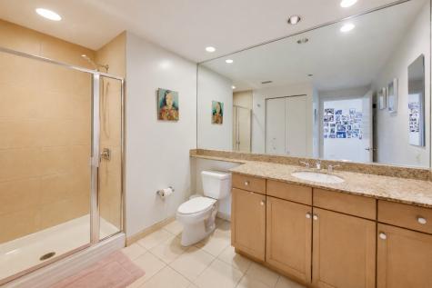 130 North Garland Court Chicago IL 60602