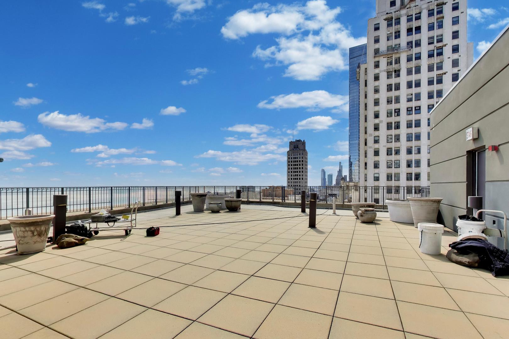130 North Garland Court Chicago IL 60602