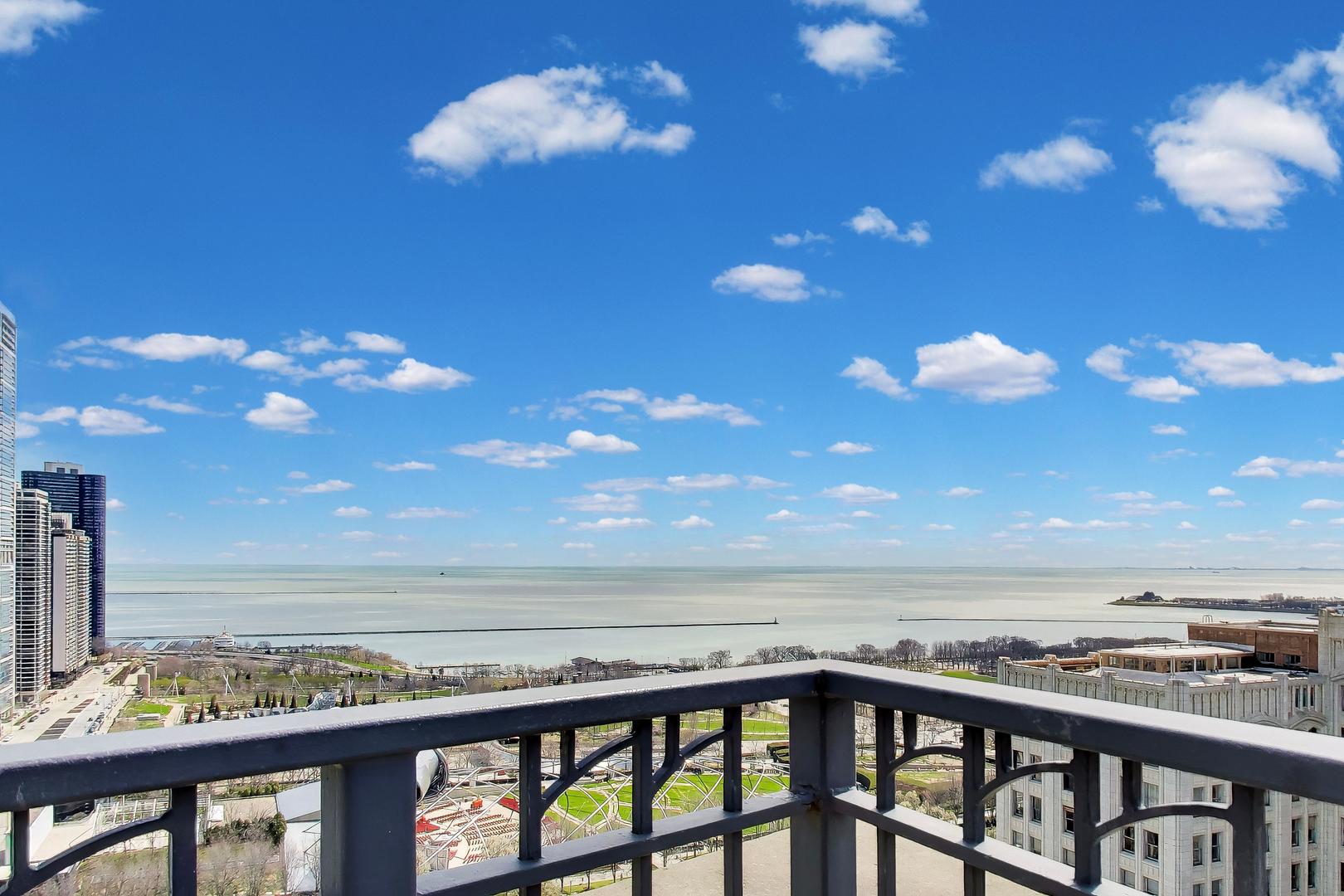 130 North Garland Court Chicago IL 60602