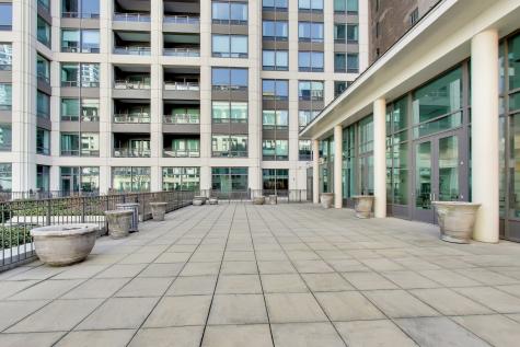 130 North Garland Court Chicago IL 60602