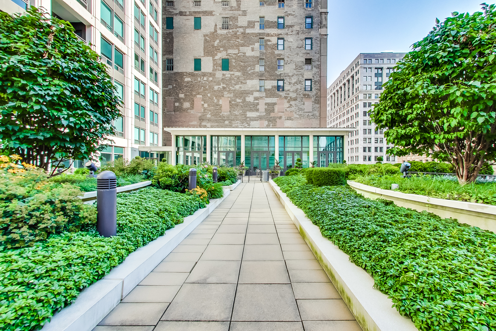 130 North Garland Court Chicago IL 60602