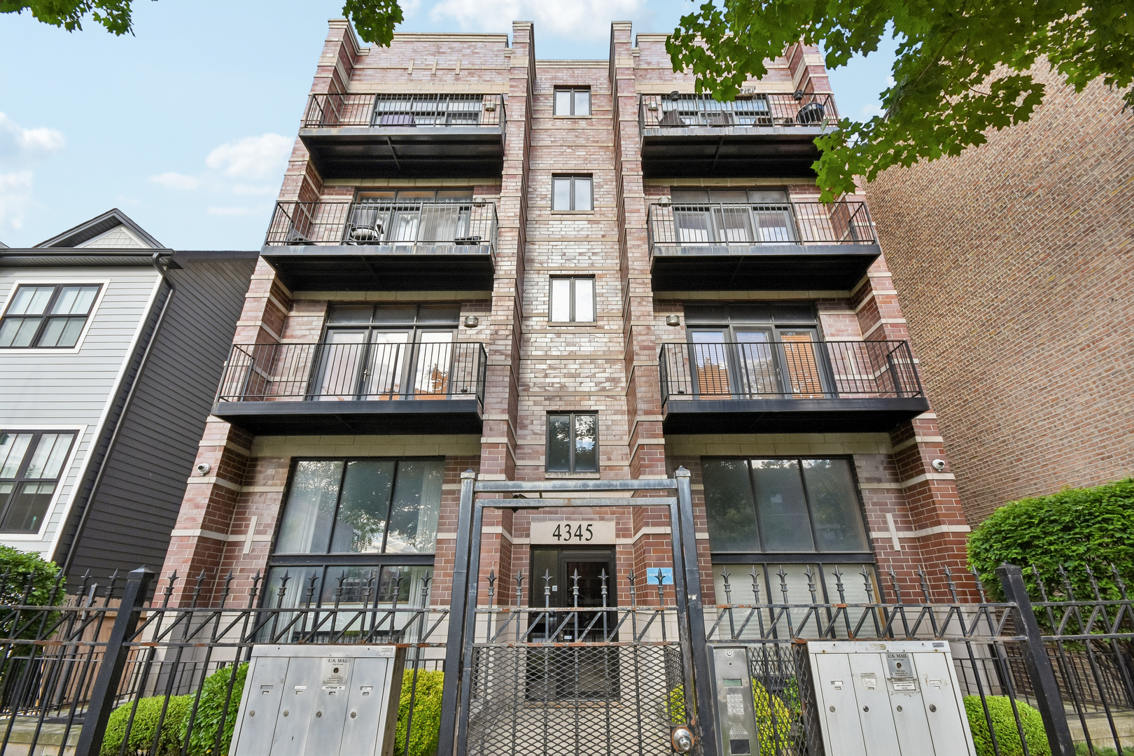 4345 South Indiana Avenue Chicago IL 60653