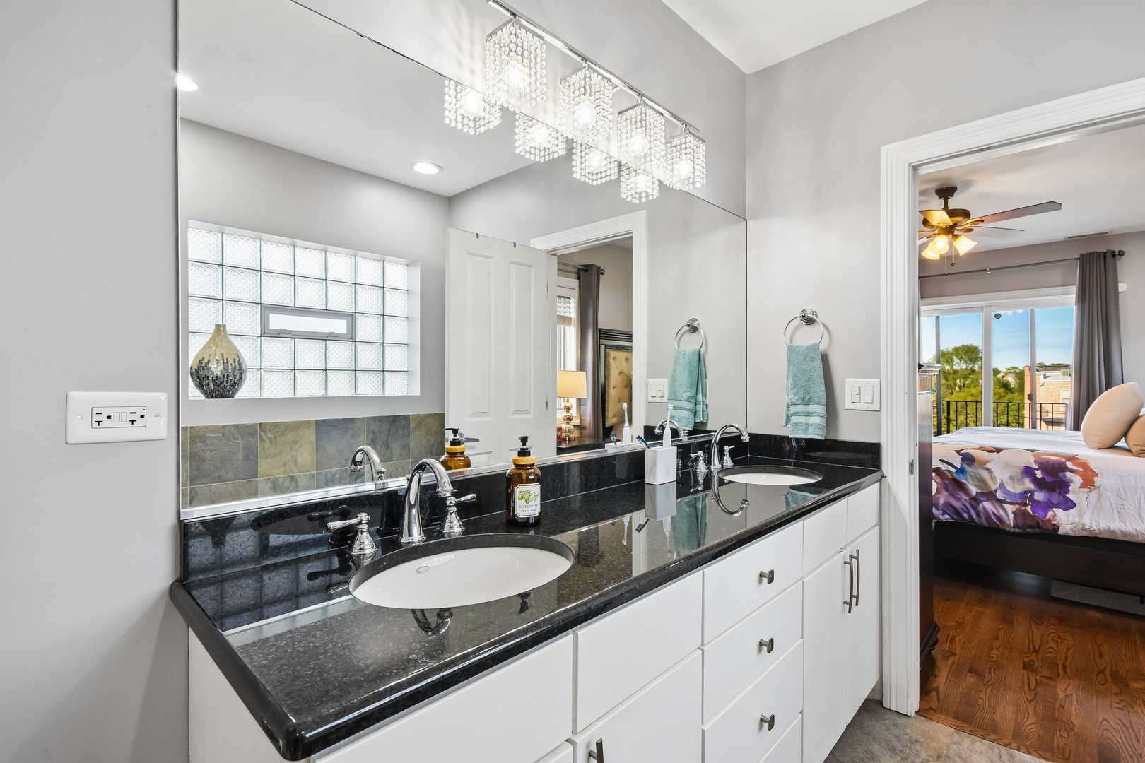 4345 South Indiana Avenue Chicago IL 60653