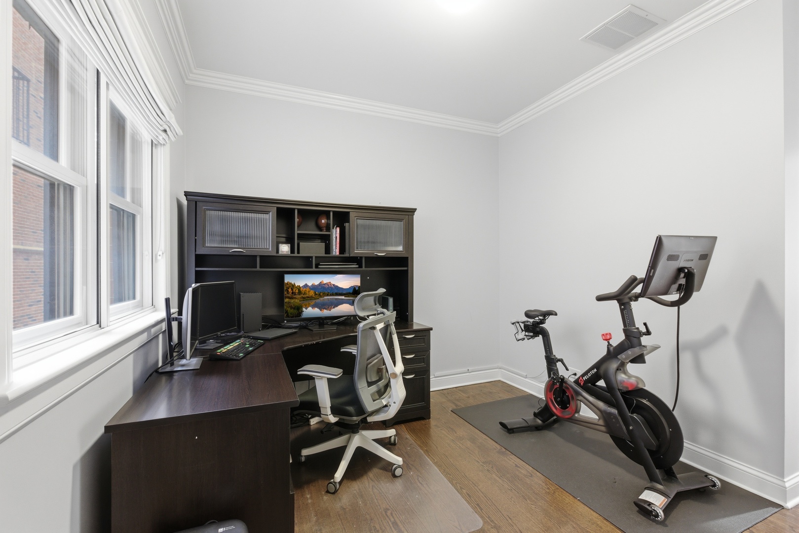 927 West George Street Chicago IL 60657