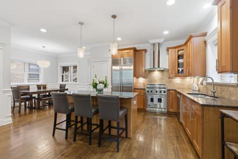927 West George Street Chicago IL 60657