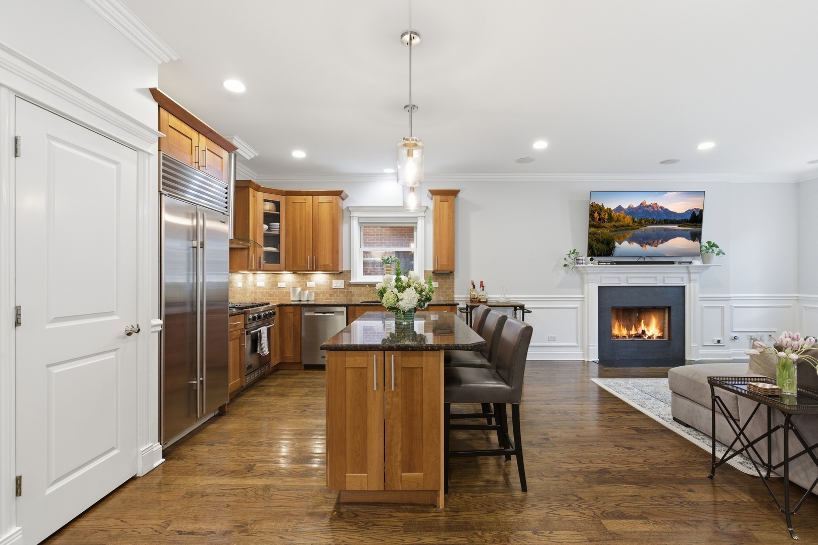 927 West George Street Chicago IL 60657