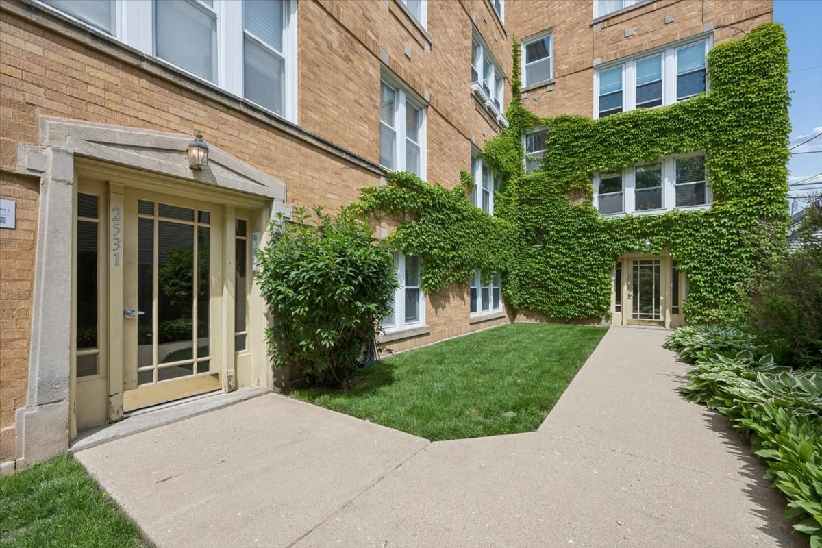 2531 North Talman Avenue Chicago IL 60647