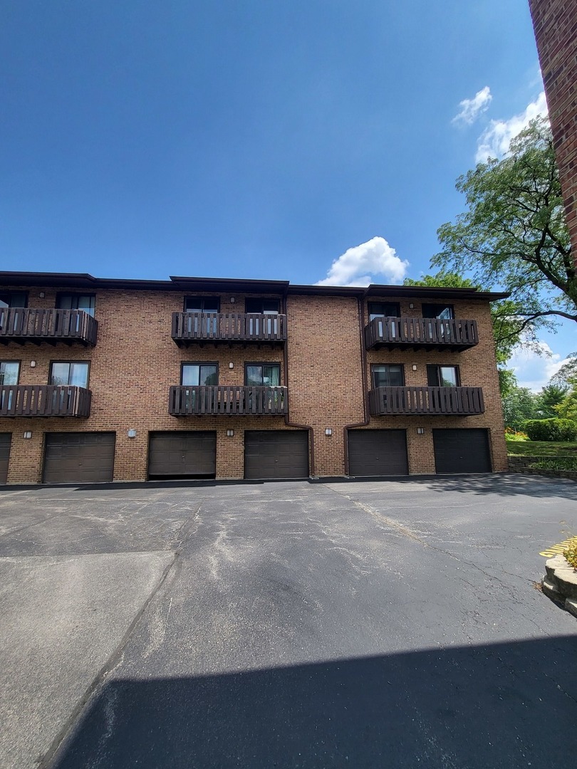 7548 Clarendon Hills Road Willowbrook IL 60527