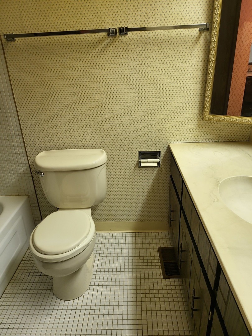 7548 Clarendon Hills Road Willowbrook IL 60527