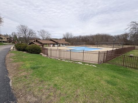 52 Oak Hill Colony Fox Lake IL 60020